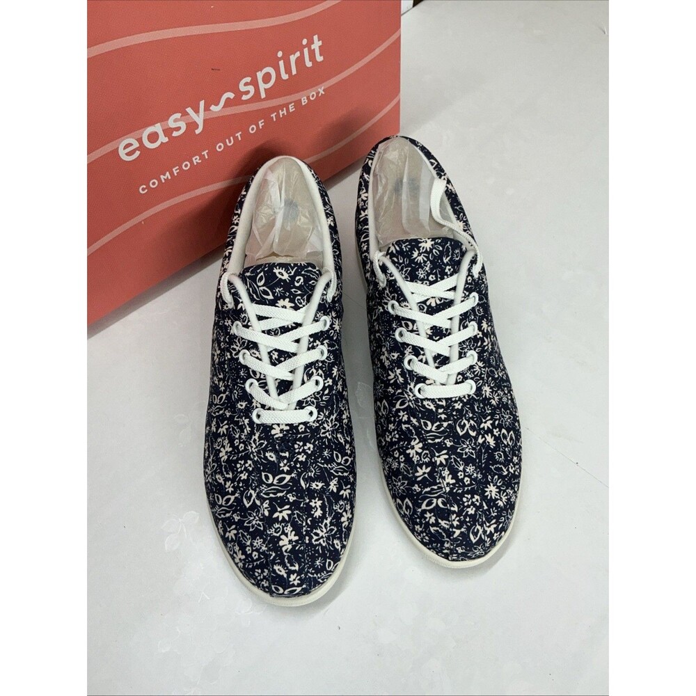 Easy Spirit Women's Sneakers  Size 9 In New Condition